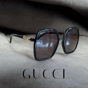 GUCCI Square Black Frame Grey Lenses & ICONIC Gucci Horsebit Hardware. AUTHENTIC